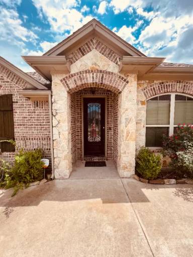 Main picture of 310 Oar Wood Dr