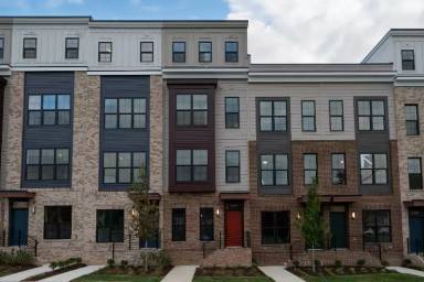 Main picture of 7375 Arlington Blvd