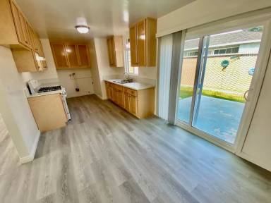Main picture of 25407 1/2 Oak St