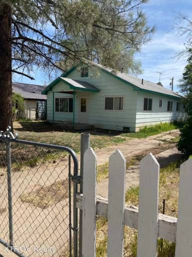 Main picture of 412 S Ash St