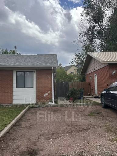 Main picture of 332 Fairway S