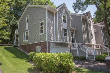 Main picture of 141 Edgewood Ct