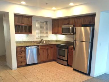 Main picture of 801 W Hawthorn St
