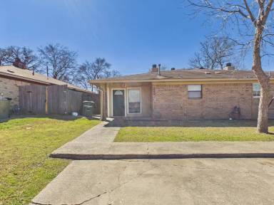 Main picture of 2402 Pecan Ridge Dr
