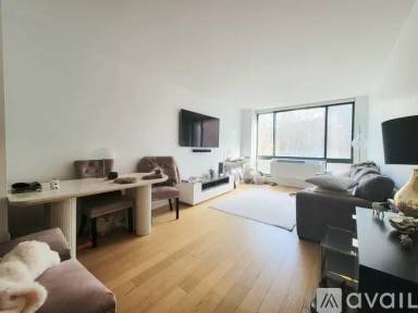 Main picture of West End Towers