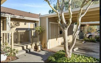 Main picture of 15 Fielding Cir