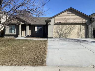 Main picture of 18418 Buckeye Ave