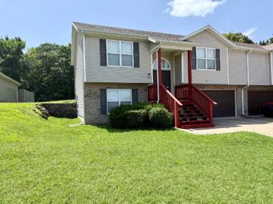 Main picture of 210 Forest Ln