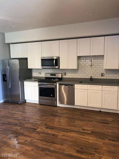 Main picture of 70 E 48th St