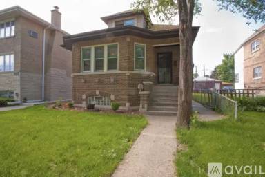Main picture of 9559 Schiller Blvd