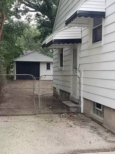 Main picture of 1212 Wyandotte Ave