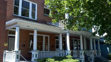 Main picture of 313-319 E Broadway