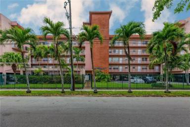 Main picture of 900 SW 84th Ave