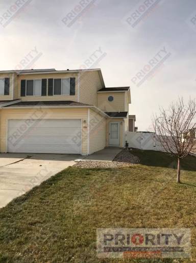Main picture of 3700 Lunar Ave