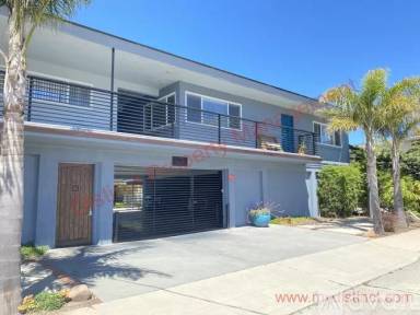 Main picture of 1140 E Cliff Dr