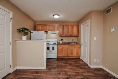 Main picture of 1811 Lawndale Ave
