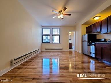 Main picture of 818 W Diversey Pkwy