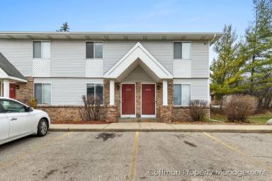 Main picture of 3220 Coach Ln SE