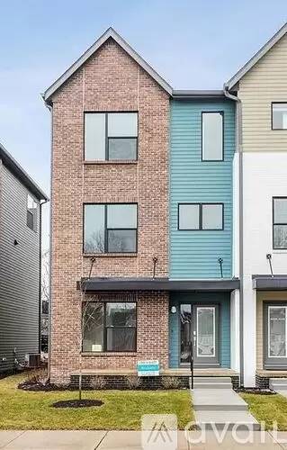 Main picture of 1813 N New Jersey St