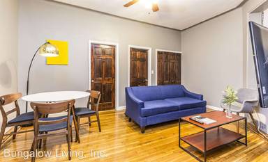 Main picture of 302 E 3rd St