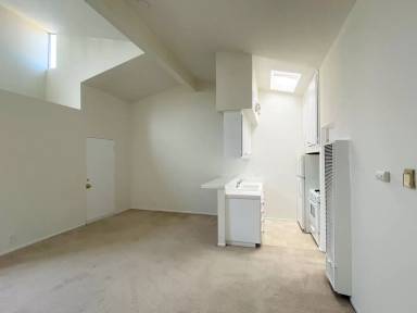 Main picture of 3760 Kelton Ave