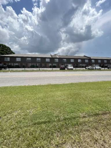 Main picture of 3200 Hospital St