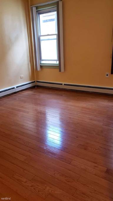 Main picture of 1830 W 12th St