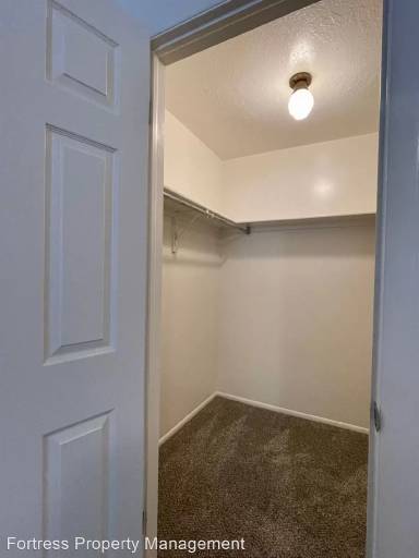 Main picture of 222 N Pingree Ave