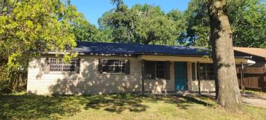 Main picture of 7734 Woodfield Dr
