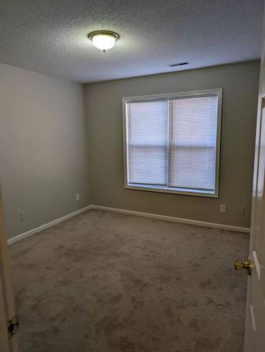 Main picture of 104 Wellington Dr