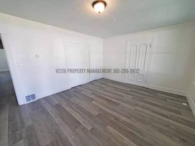 Main picture of 2632 Madison Avenue - 2