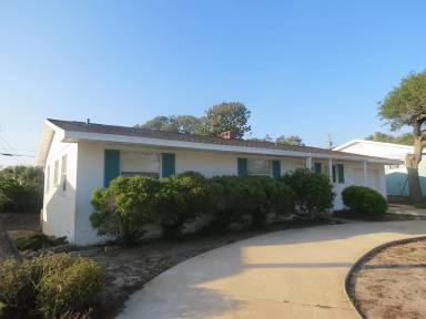 Main picture of 90 Dawn Dr