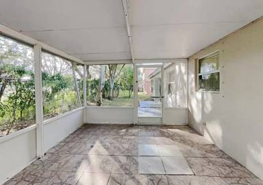 Main picture of 10660 SW 21st St