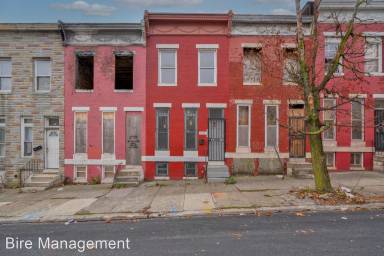 Main picture of 2521 W Baltimore St