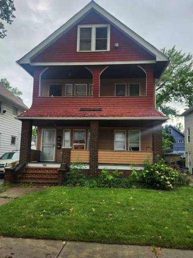 Main picture of 1218 E 176th St