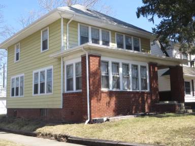 Main picture of 826 Nuttman Ave