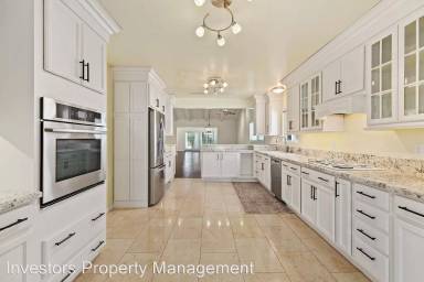 Main picture of 207 Albert Pl