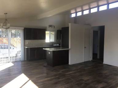 Main picture of 445 SE Border Ln