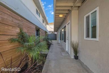 Main picture of 202 Oceanside Blvd