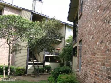 Main picture of 3350 Lombardy Ln