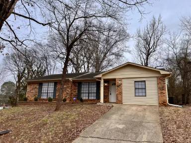 Main picture of 3910 Fair Oak Ln SW