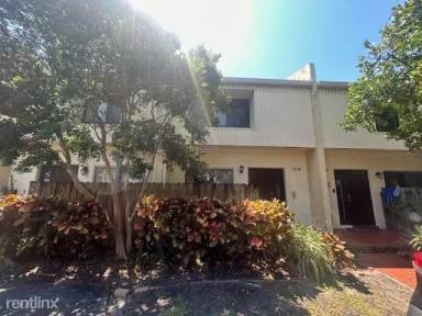 Main picture of 2138 NE 44th St