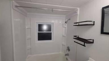 Main picture of 2001 Hall St
