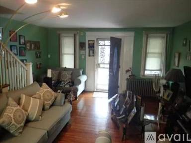 Main picture of 609 E Godfrey Ave