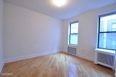 Main picture of 226 E 70th St