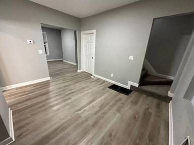 Main picture of 380 Whitethorne Ave