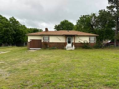 Main picture of 3300 1/2 S Post Rd