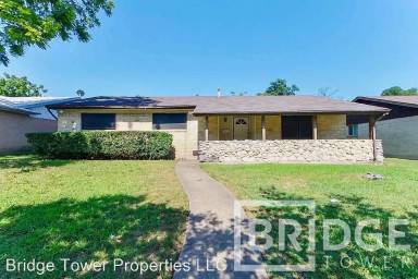 Main picture of 215 Oriole Blvd