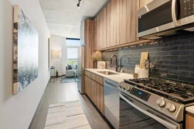 Main picture of 139 N Ashland Ave