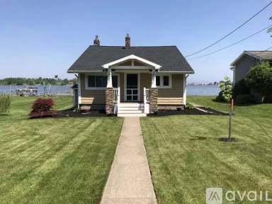 Main picture of 455 North Dr